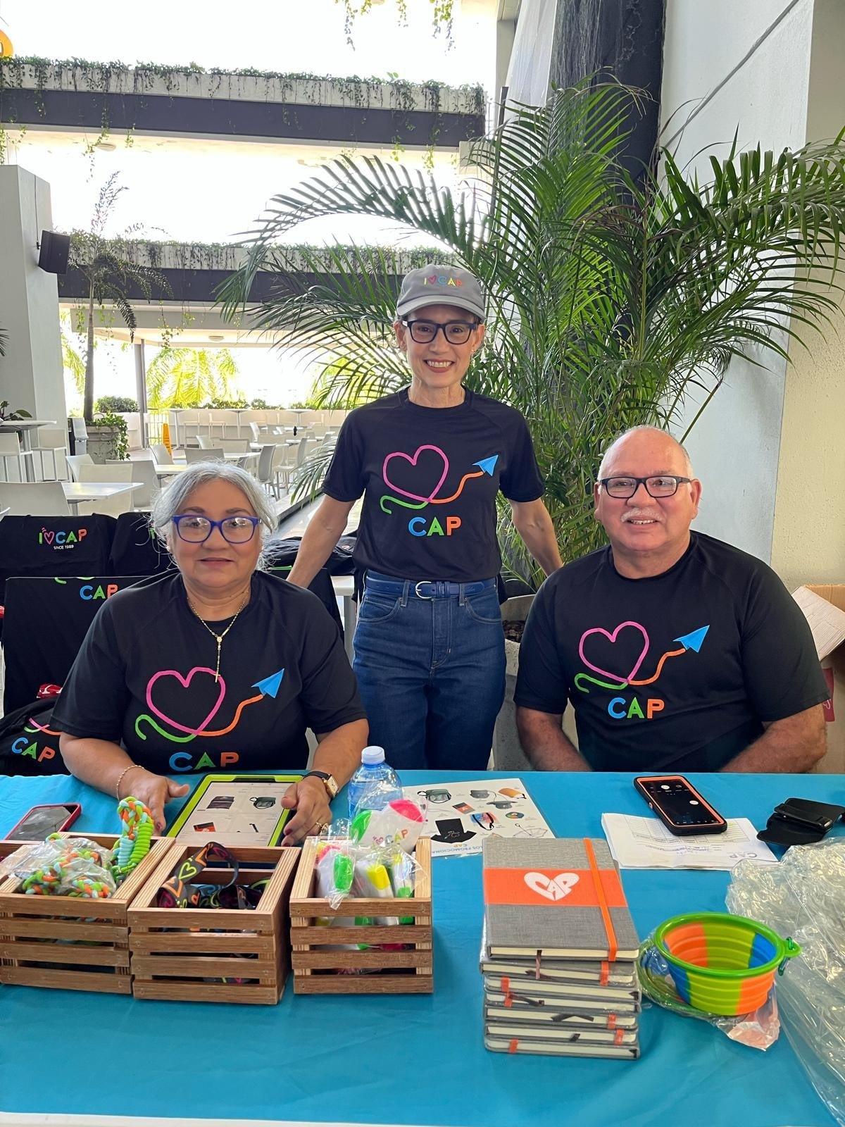 Voluntarios de Fundación CAP en una actividad comunitaria
